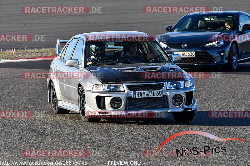 Bild #16575745 - Touristenfahrten Nürburgring Grand-Prix-Strecke (11.05.2022)