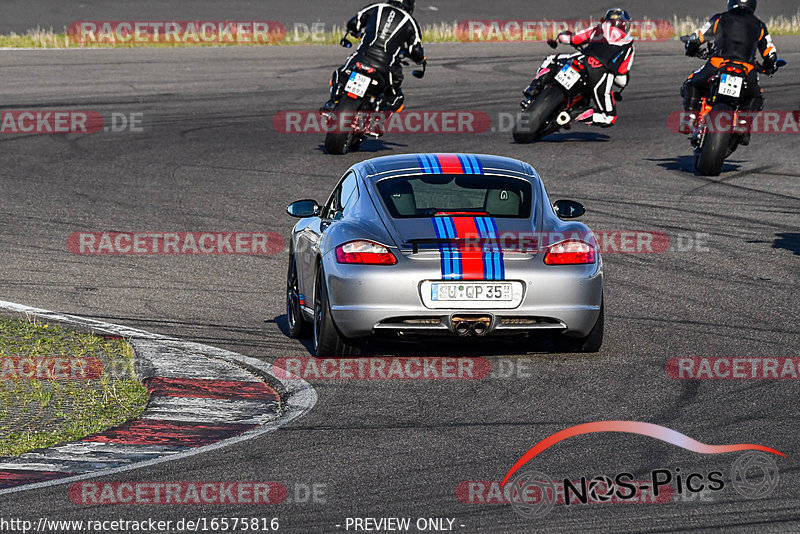 Bild #16575816 - Touristenfahrten Nürburgring Grand-Prix-Strecke (11.05.2022)