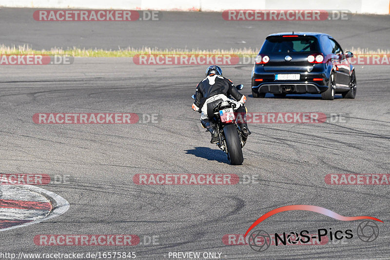 Bild #16575845 - Touristenfahrten Nürburgring Grand-Prix-Strecke (11.05.2022)