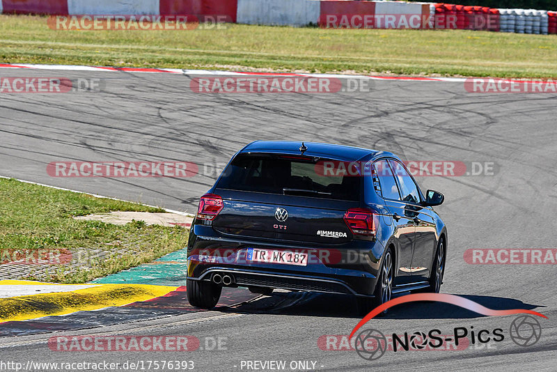 Bild #17576393 - Touristenfahrten Nürburgring Grand-Prix-Strecke (28.06.2022)