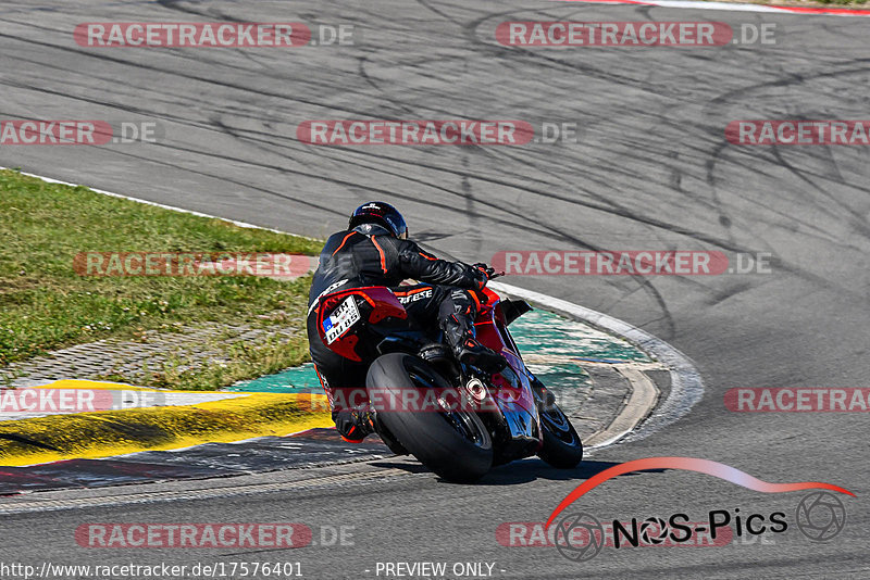 Bild #17576401 - Touristenfahrten Nürburgring Grand-Prix-Strecke (28.06.2022)