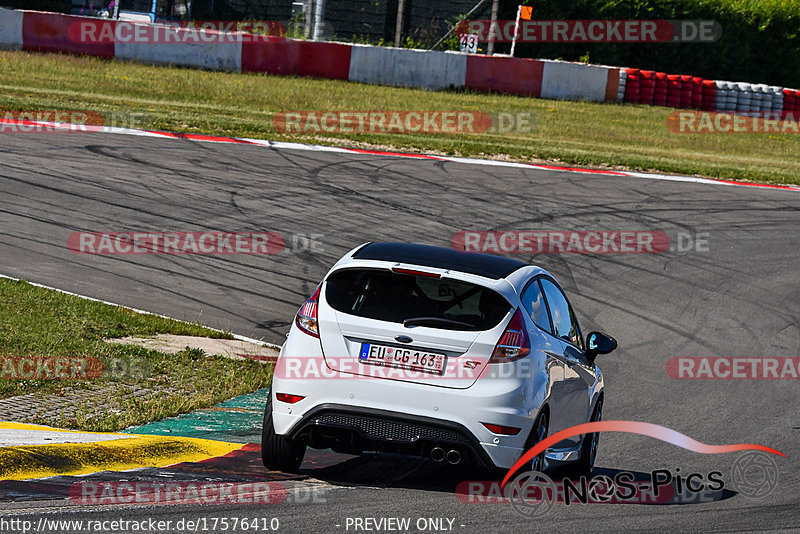 Bild #17576410 - Touristenfahrten Nürburgring Grand-Prix-Strecke (28.06.2022)