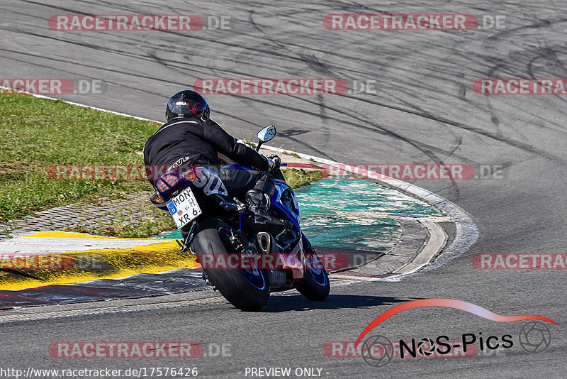 Bild #17576426 - Touristenfahrten Nürburgring Grand-Prix-Strecke (28.06.2022)