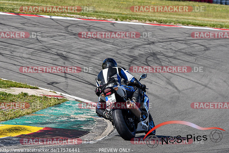 Bild #17576441 - Touristenfahrten Nürburgring Grand-Prix-Strecke (28.06.2022)