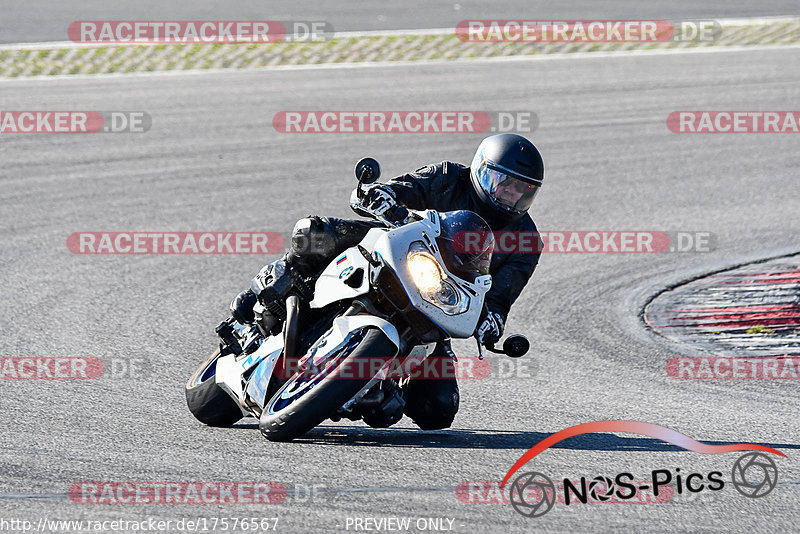 Bild #17576567 - Touristenfahrten Nürburgring Grand-Prix-Strecke (28.06.2022)