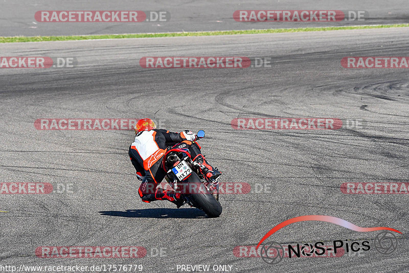 Bild #17576779 - Touristenfahrten Nürburgring Grand-Prix-Strecke (28.06.2022)