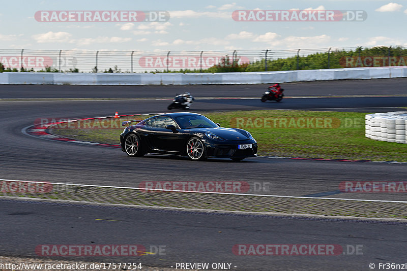 Bild #17577254 - Touristenfahrten Nürburgring Grand-Prix-Strecke (28.06.2022)