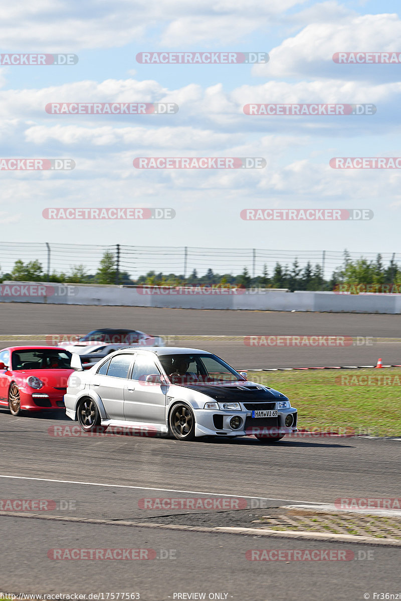 Bild #17577563 - Touristenfahrten Nürburgring Grand-Prix-Strecke (28.06.2022)