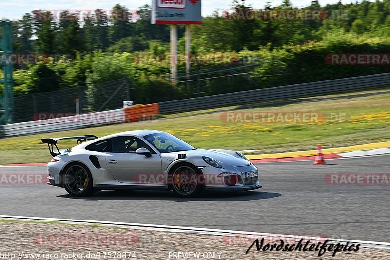 Bild #17578874 - Touristenfahrten Nürburgring Grand-Prix-Strecke (28.06.2022)