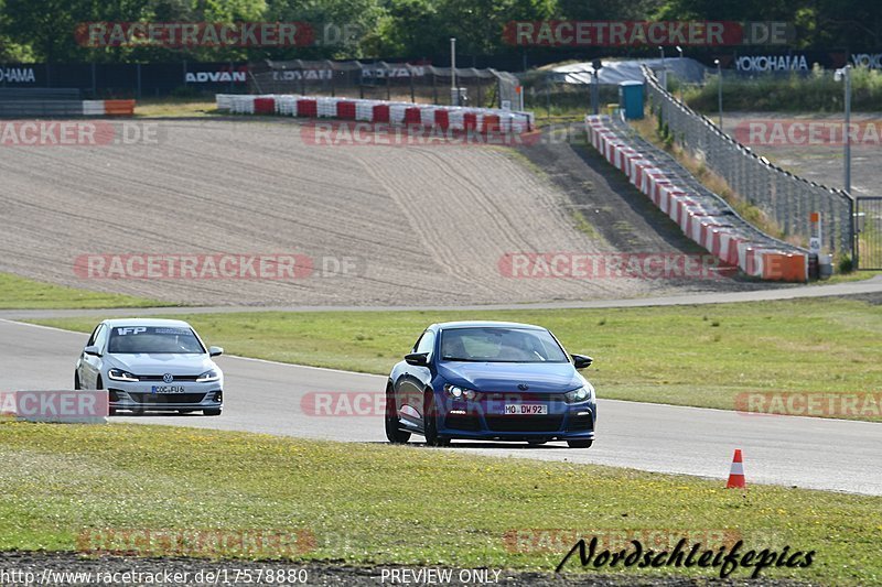 Bild #17578880 - Touristenfahrten Nürburgring Grand-Prix-Strecke (28.06.2022)