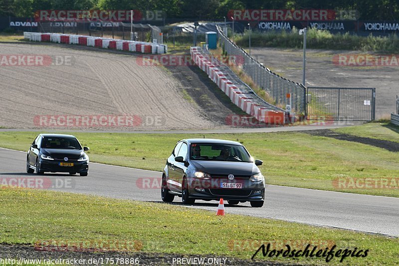 Bild #17578886 - Touristenfahrten Nürburgring Grand-Prix-Strecke (28.06.2022)