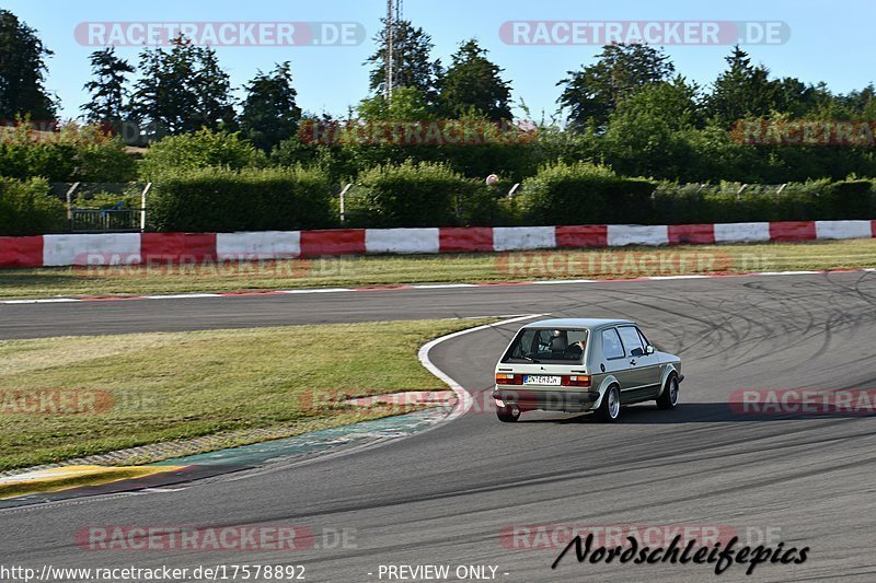 Bild #17578892 - Touristenfahrten Nürburgring Grand-Prix-Strecke (28.06.2022)