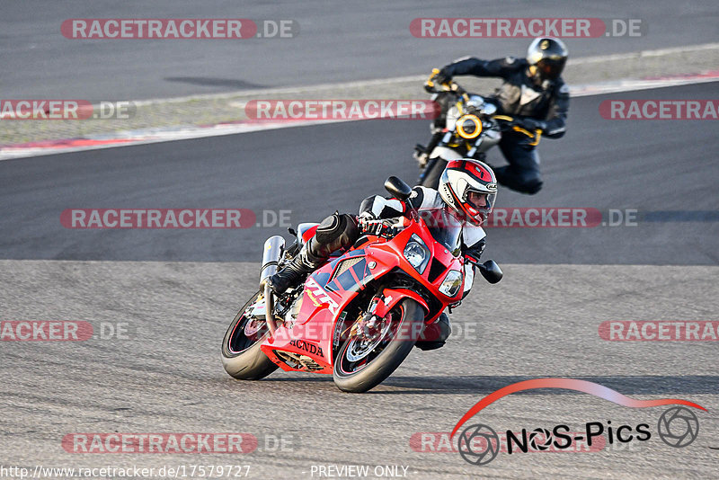 Bild #17579727 - Touristenfahrten Nürburgring Grand-Prix-Strecke (28.06.2022)