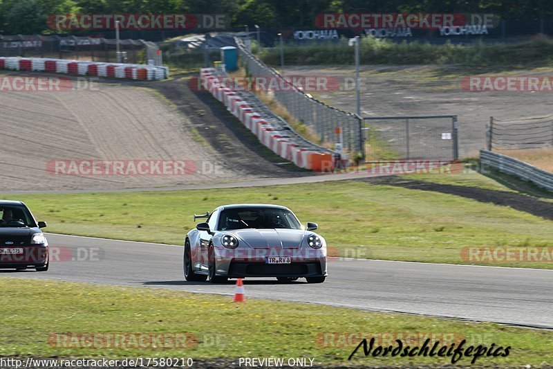 Bild #17580210 - Touristenfahrten Nürburgring Grand-Prix-Strecke (28.06.2022)