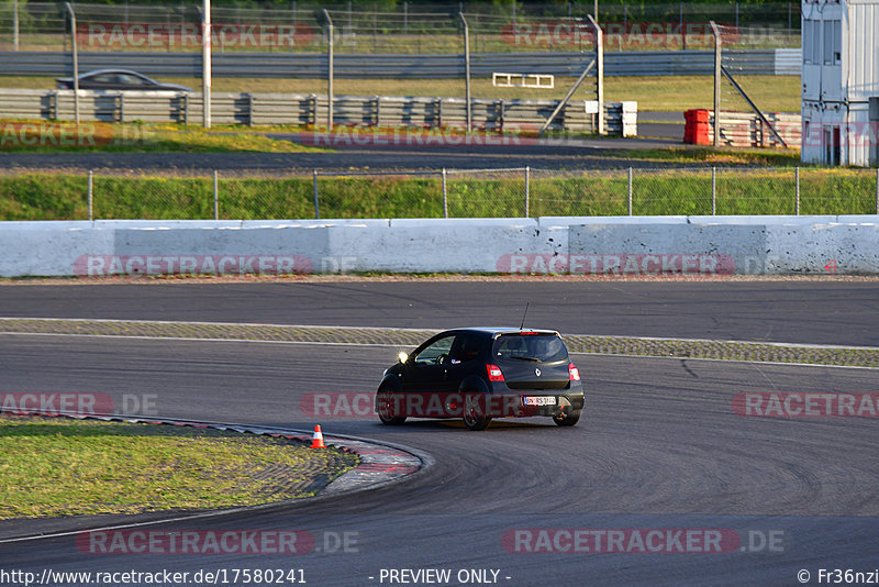 Bild #17580241 - Touristenfahrten Nürburgring Grand-Prix-Strecke (28.06.2022)