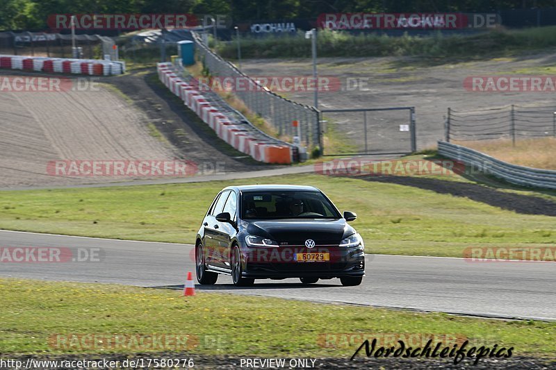 Bild #17580276 - Touristenfahrten Nürburgring Grand-Prix-Strecke (28.06.2022)