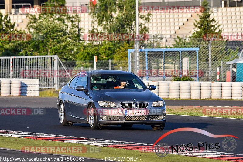 Bild #17580365 - Touristenfahrten Nürburgring Grand-Prix-Strecke (28.06.2022)