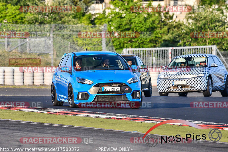 Bild #17580372 - Touristenfahrten Nürburgring Grand-Prix-Strecke (28.06.2022)