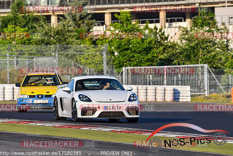 Bild #17580385 - Touristenfahrten Nürburgring Grand-Prix-Strecke (28.06.2022)