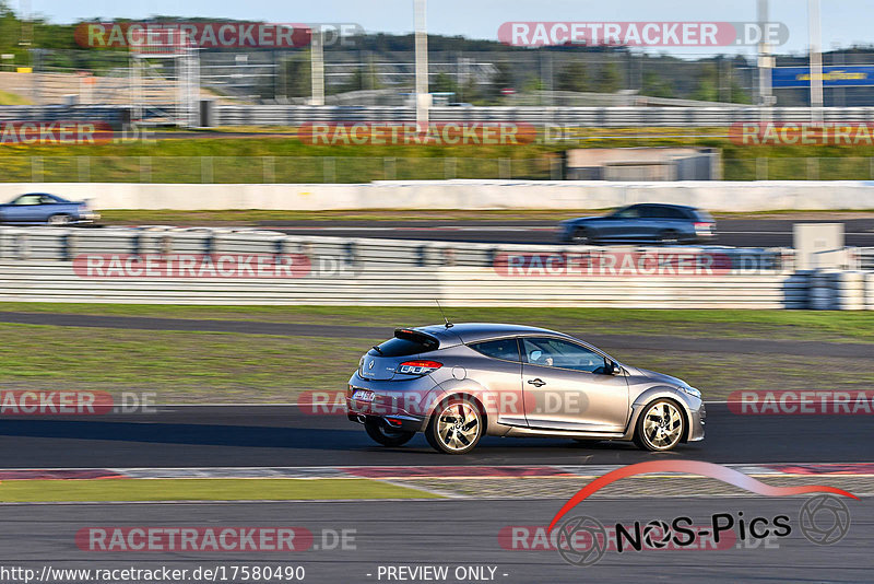 Bild #17580490 - Touristenfahrten Nürburgring Grand-Prix-Strecke (28.06.2022)