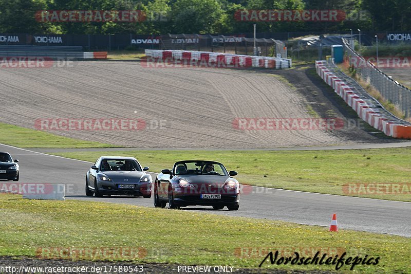 Bild #17580543 - Touristenfahrten Nürburgring Grand-Prix-Strecke (28.06.2022)