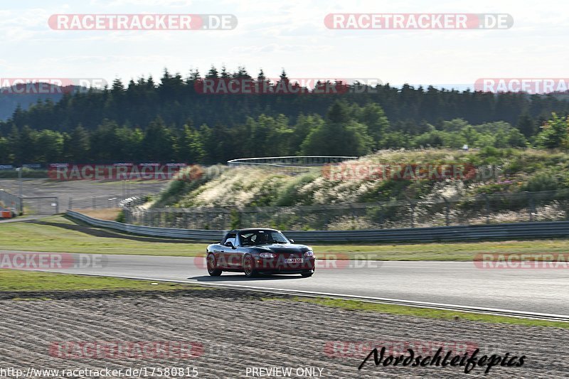 Bild #17580815 - Touristenfahrten Nürburgring Grand-Prix-Strecke (28.06.2022)