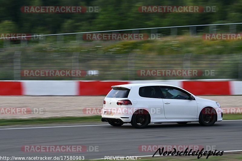 Bild #17580983 - Touristenfahrten Nürburgring Grand-Prix-Strecke (28.06.2022)