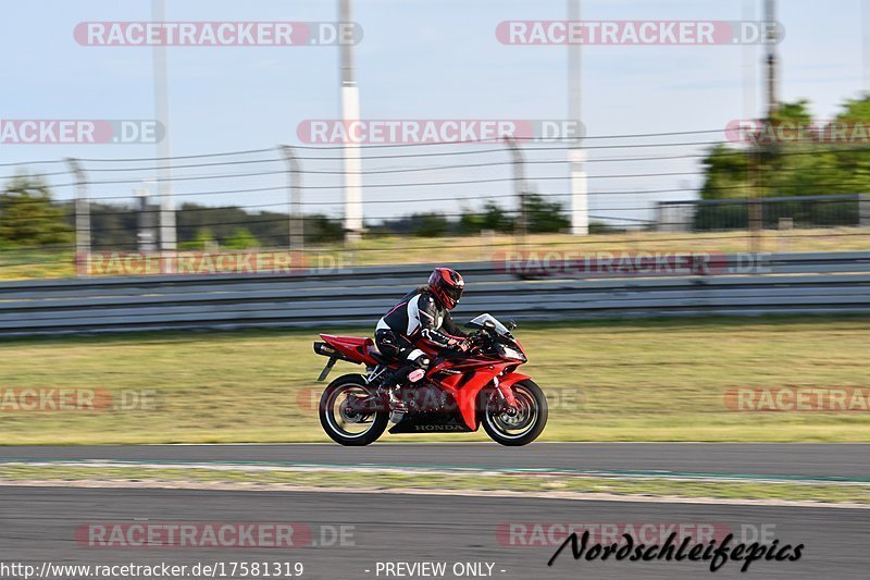 Bild #17581319 - Touristenfahrten Nürburgring Grand-Prix-Strecke (28.06.2022)