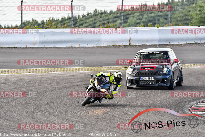 Bild #17705618 - Touristenfahrten Nürburgring Grand-Prix-Strecke (05.07.2022)