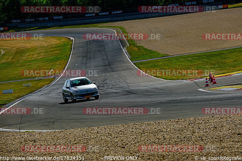 Bild #17834351 - Touristenfahrten Nürburgring Grand-Prix-Strecke (12.07.2022)