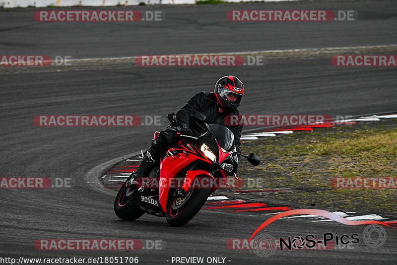 Bild #18051706 - Touristenfahrten Nürburgring Grand-Prix-Strecke (26.07.2022)