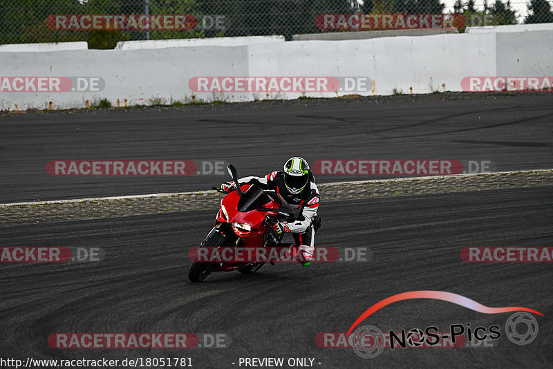 Bild #18051781 - Touristenfahrten Nürburgring Grand-Prix-Strecke (26.07.2022)