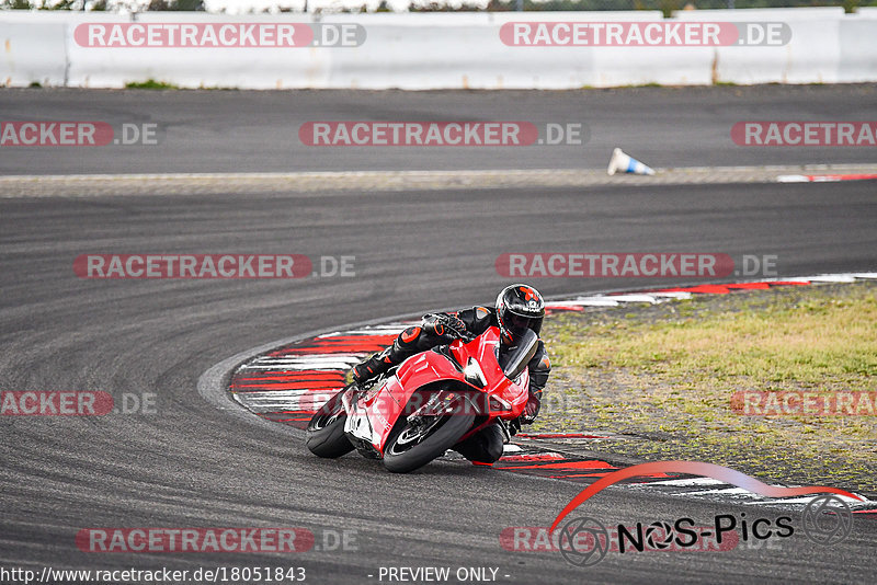 Bild #18051843 - Touristenfahrten Nürburgring Grand-Prix-Strecke (26.07.2022)