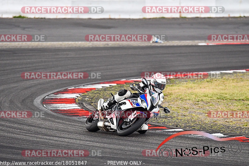 Bild #18051847 - Touristenfahrten Nürburgring Grand-Prix-Strecke (26.07.2022)