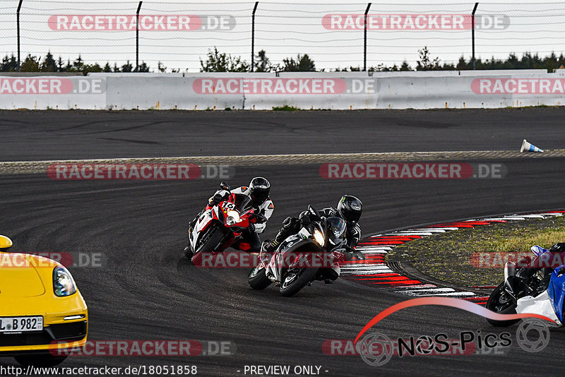 Bild #18051858 - Touristenfahrten Nürburgring Grand-Prix-Strecke (26.07.2022)