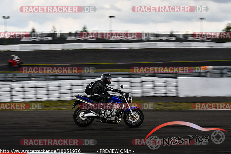 Bild #18051976 - Touristenfahrten Nürburgring Grand-Prix-Strecke (26.07.2022)