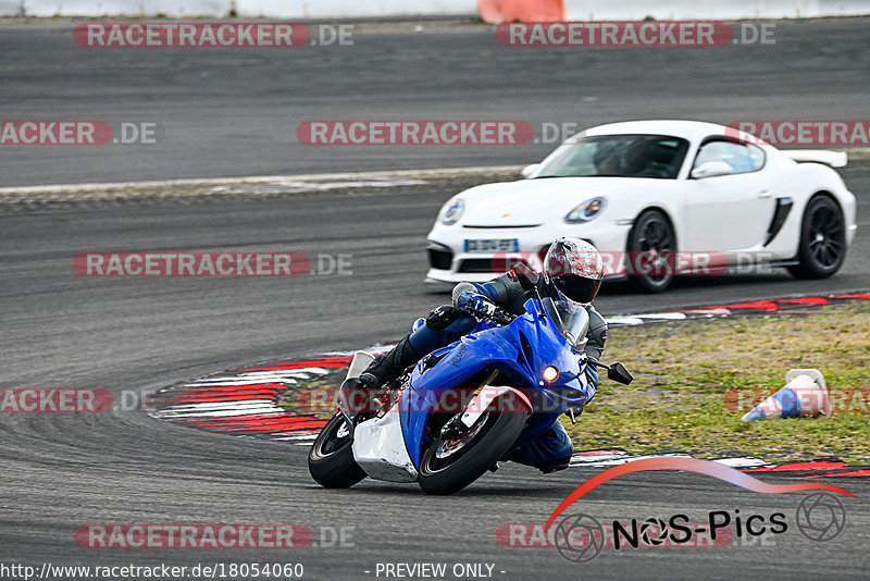 Bild #18054060 - Touristenfahrten Nürburgring Grand-Prix-Strecke (26.07.2022)