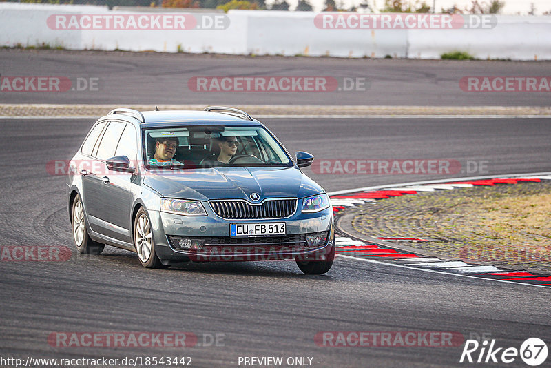 Bild #18543442 - Touristenfahrten Nürburgring Grand-Prix-Strecke (17.08.2022)