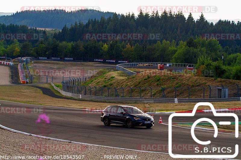 Bild #18543507 - Touristenfahrten Nürburgring Grand-Prix-Strecke (17.08.2022)