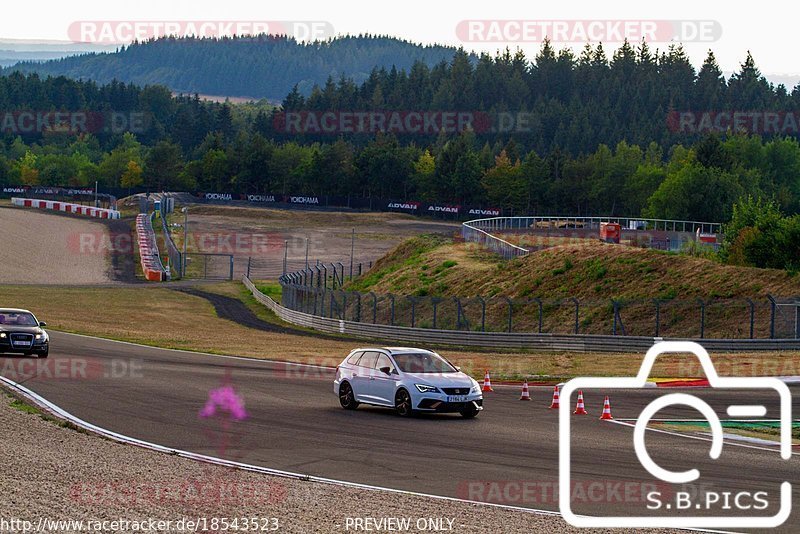 Bild #18543523 - Touristenfahrten Nürburgring Grand-Prix-Strecke (17.08.2022)