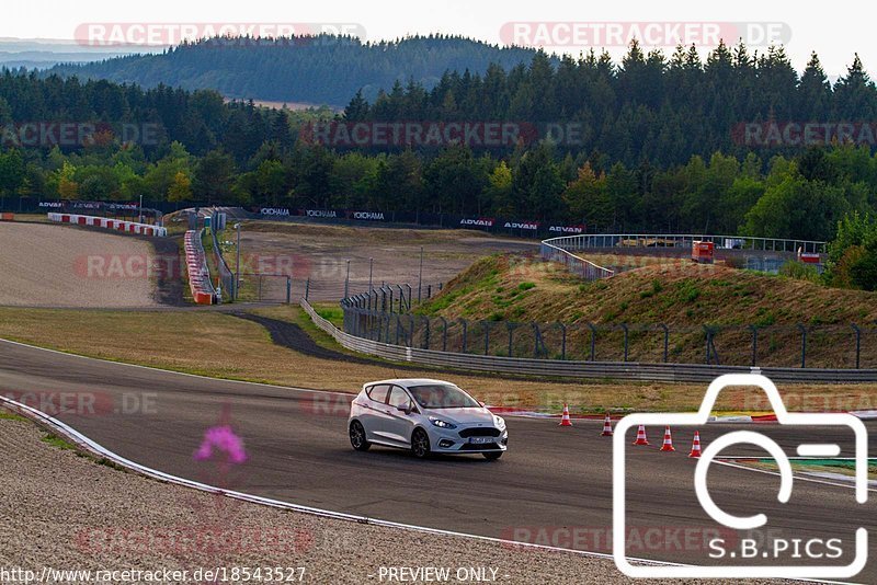 Bild #18543527 - Touristenfahrten Nürburgring Grand-Prix-Strecke (17.08.2022)