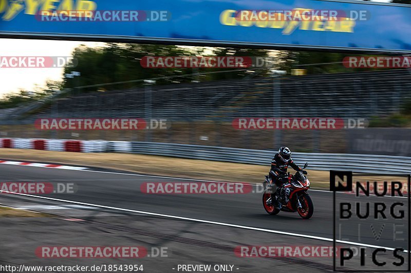 Bild #18543954 - Touristenfahrten Nürburgring Grand-Prix-Strecke (17.08.2022)