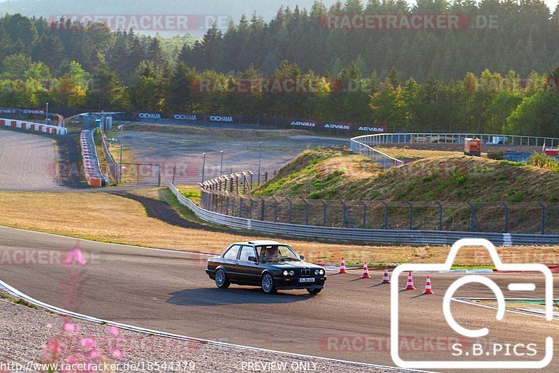 Bild #18544379 - Touristenfahrten Nürburgring Grand-Prix-Strecke (17.08.2022)