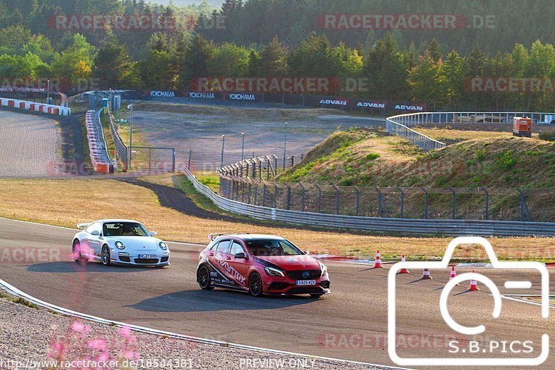 Bild #18544381 - Touristenfahrten Nürburgring Grand-Prix-Strecke (17.08.2022)