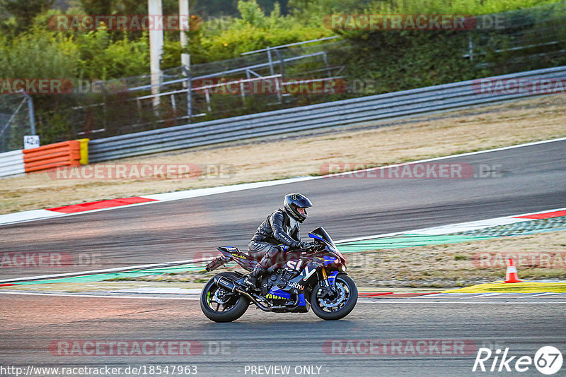 Bild #18547963 - Touristenfahrten Nürburgring Grand-Prix-Strecke (17.08.2022)