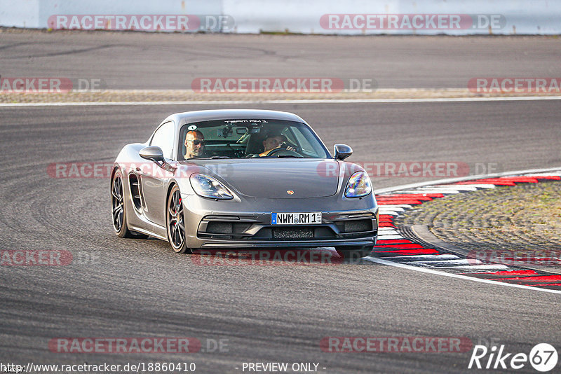 Bild #18860410 - Touristenfahrten Nürburgring Grand-Prix-Strecke (30.08.2022)