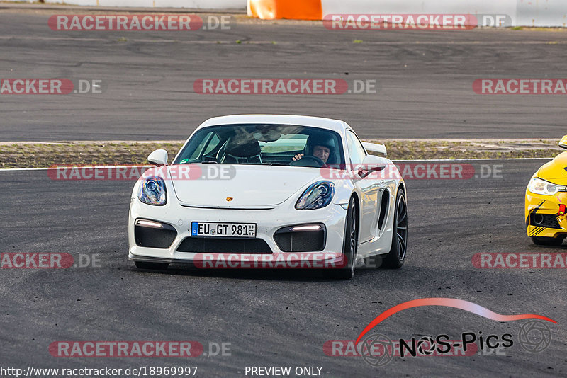 Bild #18969997 - Touristenfahrten Nürburgring Grand-Prix-Strecke (06.09.2022)