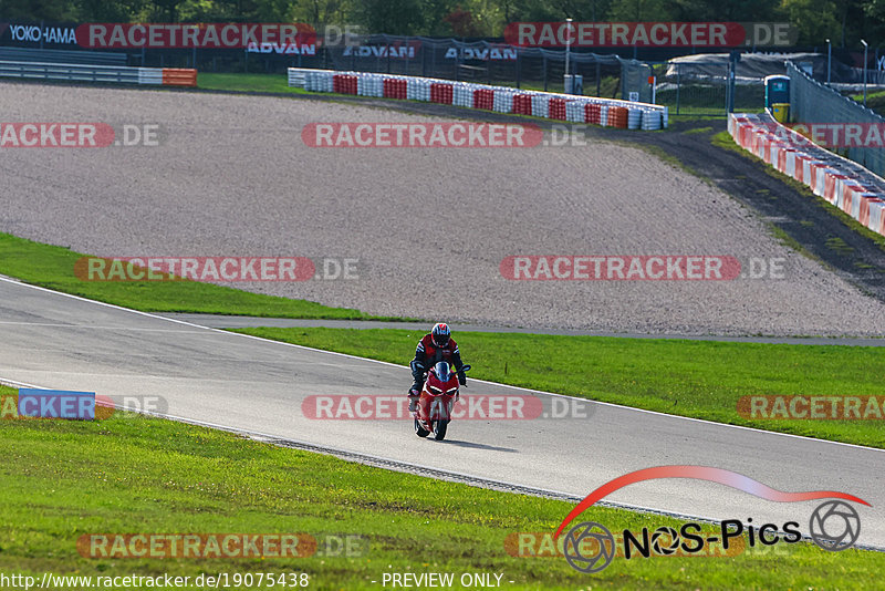 Bild #19075438 - Touristenfahrten Nürburgring Grand-Prix-Strecke (20.09.2022)