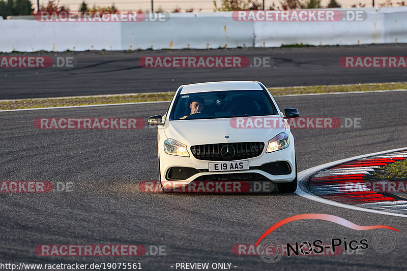 Bild #19075561 - Touristenfahrten Nürburgring Grand-Prix-Strecke (20.09.2022)