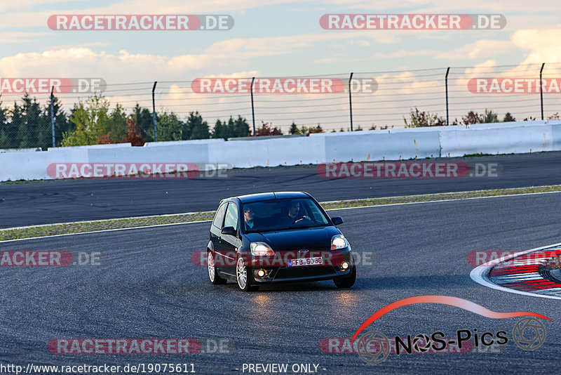 Bild #19075611 - Touristenfahrten Nürburgring Grand-Prix-Strecke (20.09.2022)